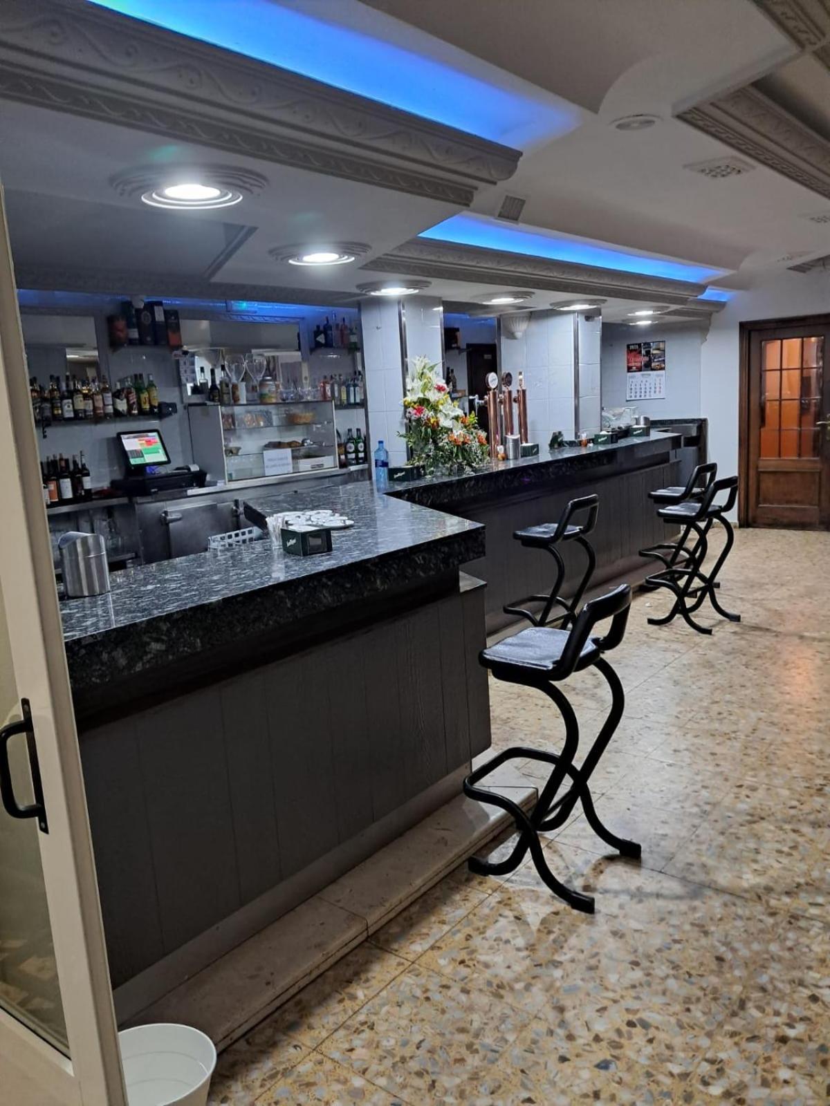 Hostal San Miguel Villalobar Екстериор снимка