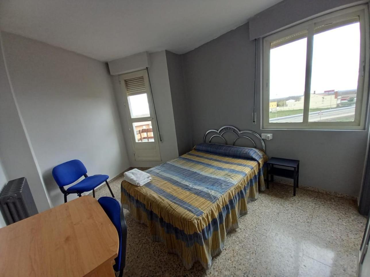 Hostal San Miguel Villalobar Екстериор снимка