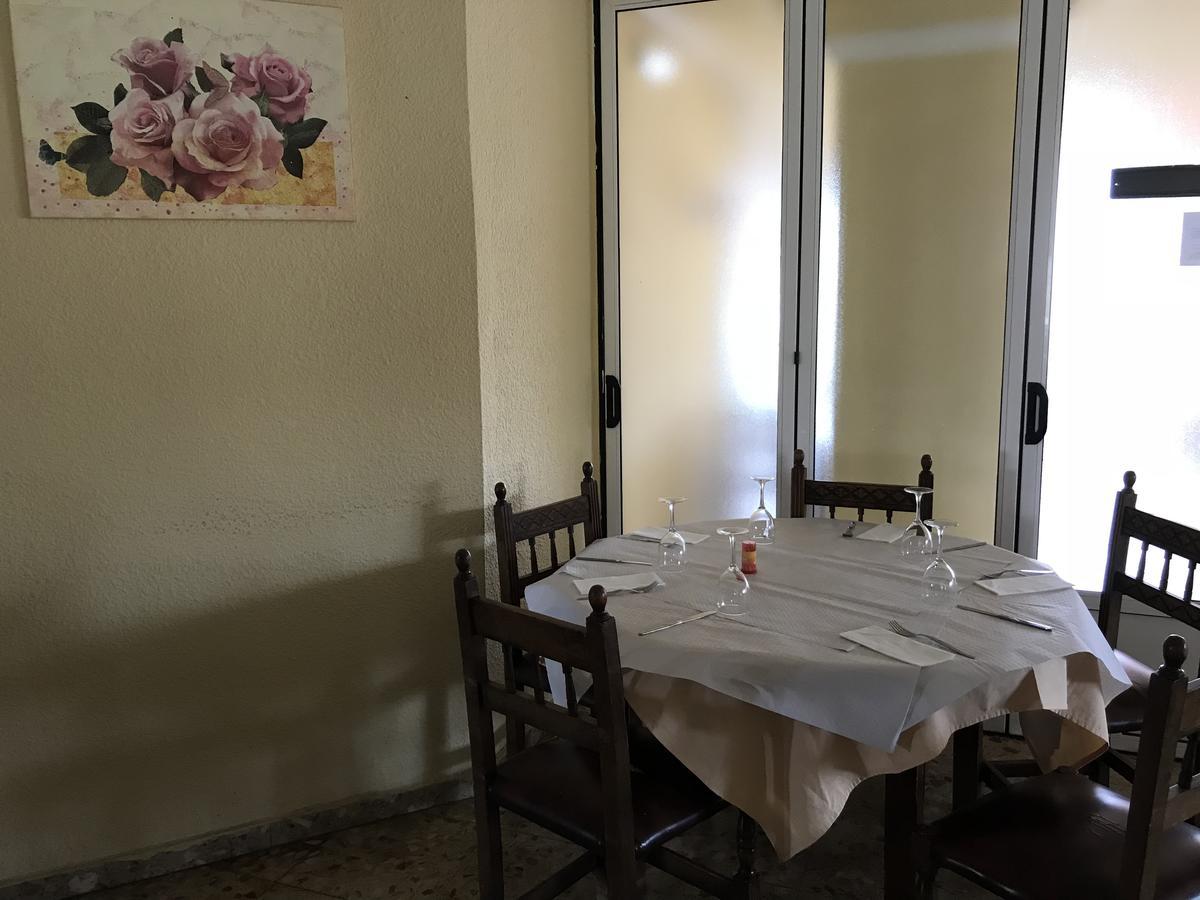 Hostal San Miguel Villalobar Екстериор снимка