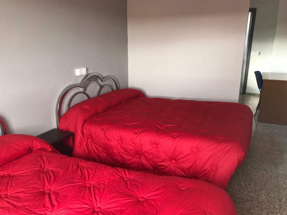 Hostal San Miguel Villalobar Екстериор снимка